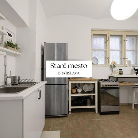 Stylish Historical Apartment + Backyard Bratislava Exterior photo